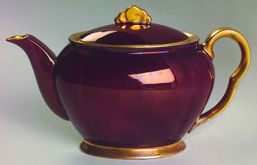 Rouge Royale Small Teapot & Lid by Carlton Ware (England)-1