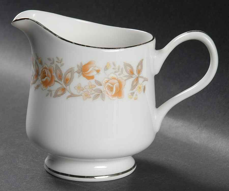 Rosealyn Creamer by Carlton (Japan)-1