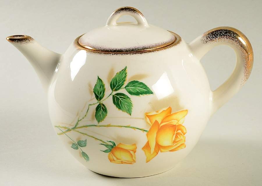 CAN40 Teapot & Lid by Canonsburg-1