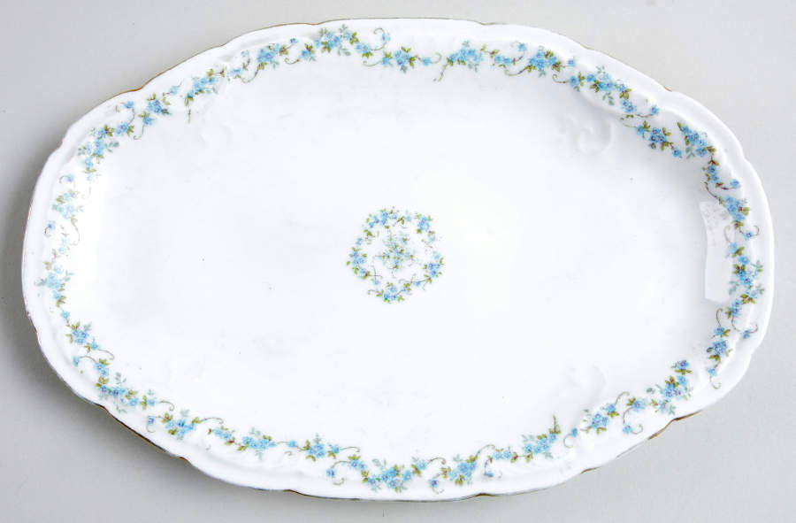 3248 (Scalloped) 11" Oval Serving Platter by Carlsbad-1