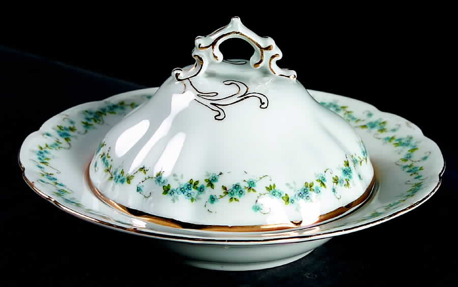 3248 (Scalloped) Round Covered Butter by Carlsbad-1