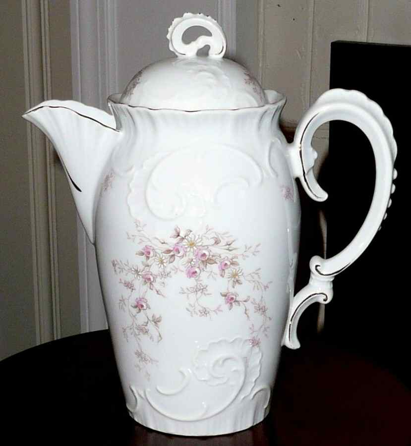 CAR10 Chocolate Pot & Lid by Carlsbad-1