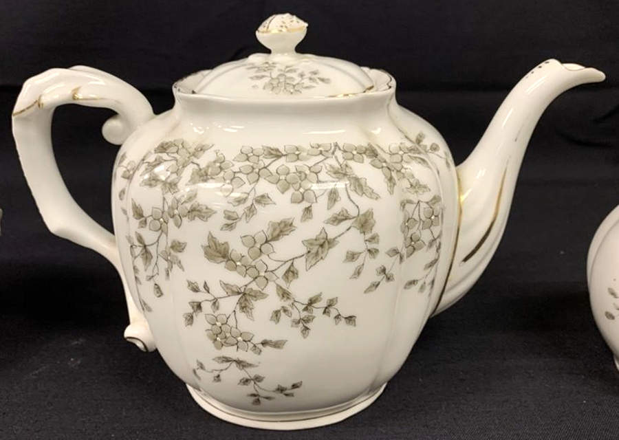 CAR31 Teapot & Lid by Carlsbad-1