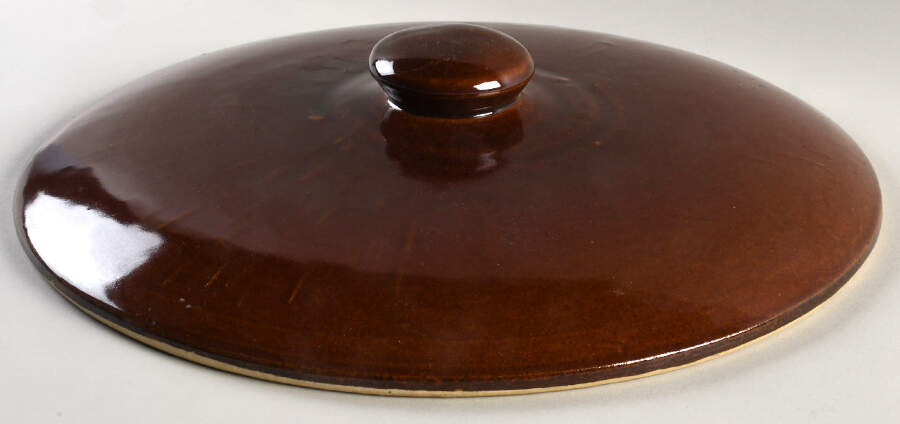Country Fare (Ribbed Back, Unglazed Ring) Lid for 8 Quart Round Casserole by Carbone-1