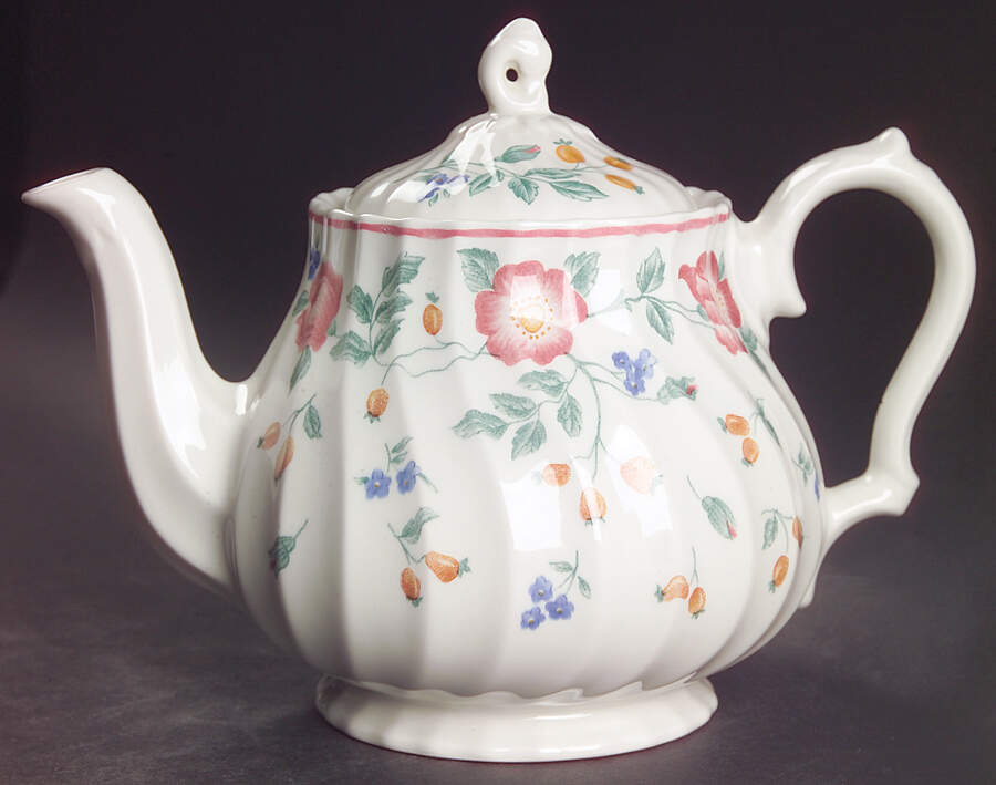 Briar Rose Teapot & Lid by Churchill-1