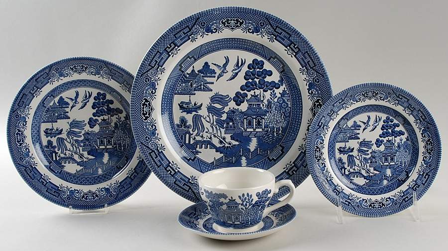 Willow Blue (Georgian Shape) 40 Piece Estate Set by Churchill-1