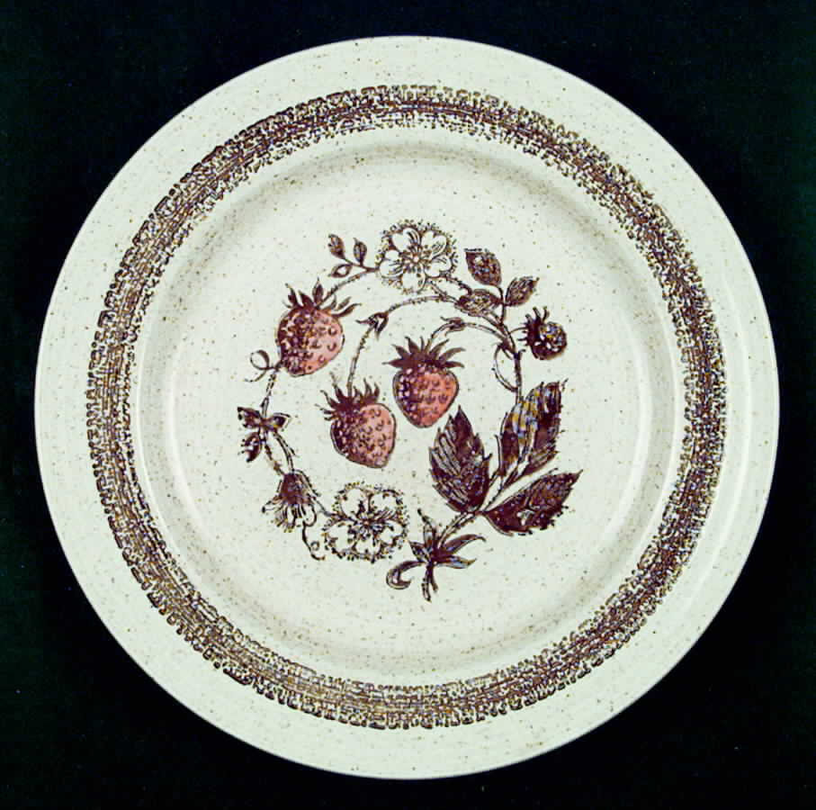 Wild Strawberry Dinner Plate by Churchill-1
