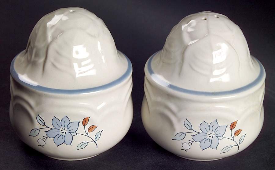 Bluet Salt & Pepper Set by Cordella-1