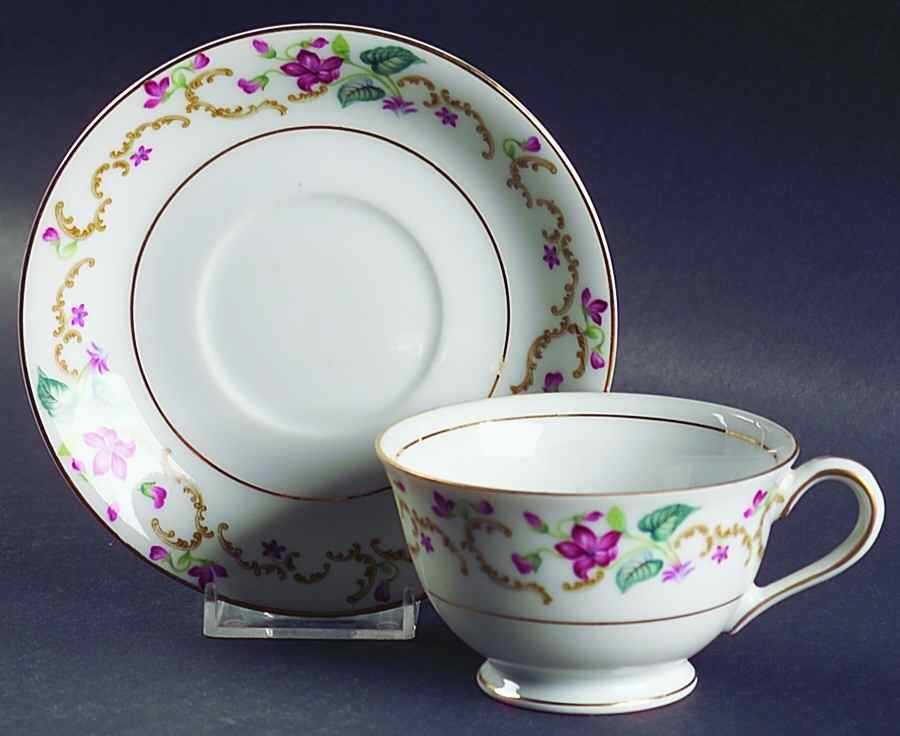 Dixie Belle Footed Cup & Saucer Set by Celebrate-1