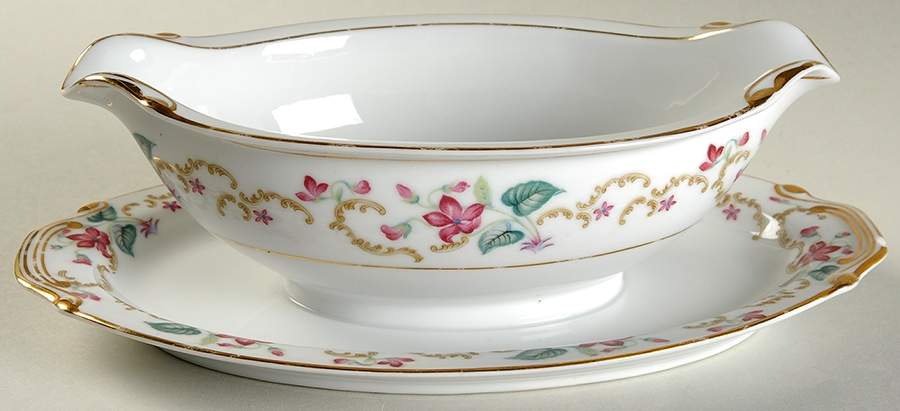 Dixie Belle Gravy Boat with Attached Underplate by Celebrate-1