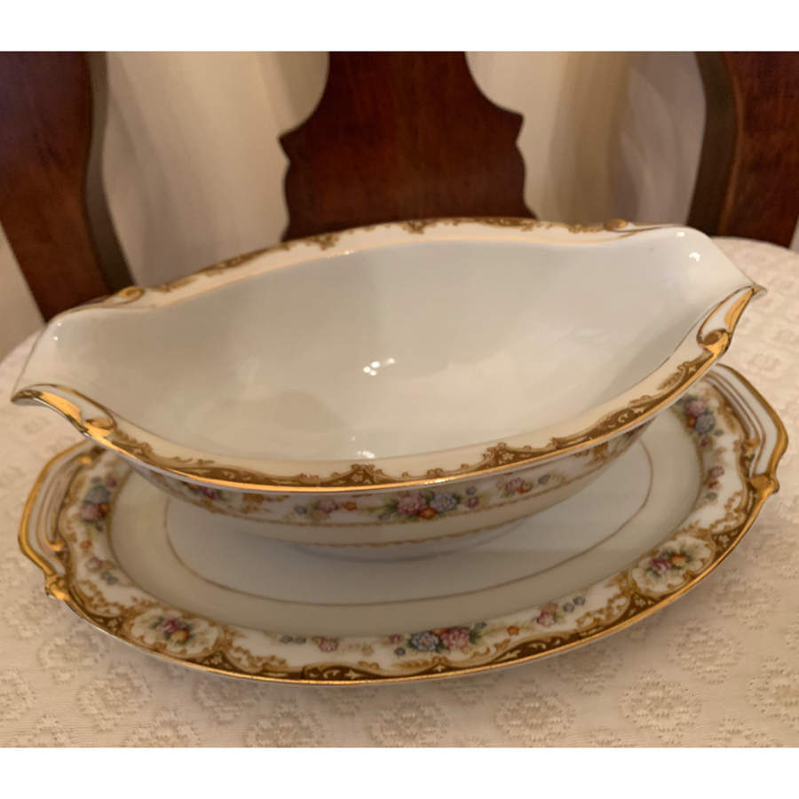 Marseilles Gravy Boat with Attached Underplate by Celebrate-1