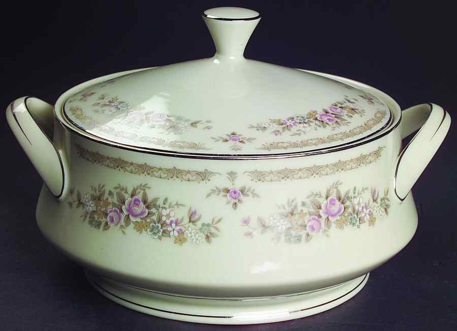 Elizabeth Round Covered Vegetable by Celebrity-1