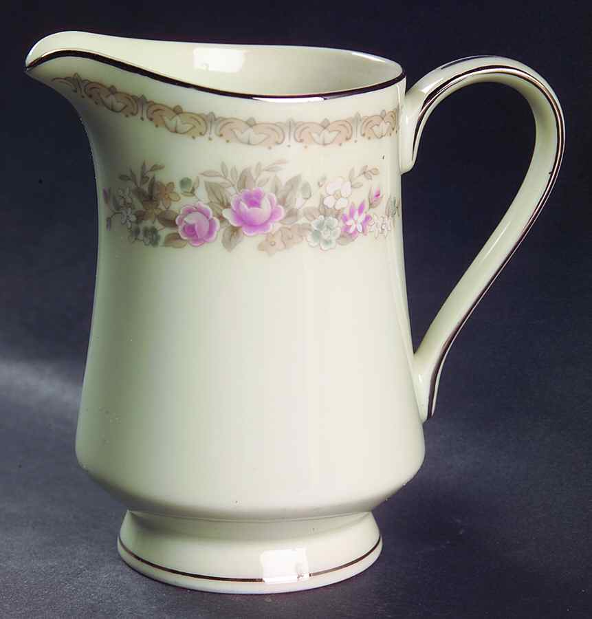 Elizabeth Creamer by Celebrity-1