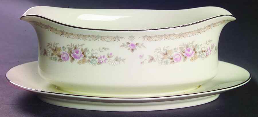 Elizabeth Gravy Boat with Attached Underplate by Celebrity-1