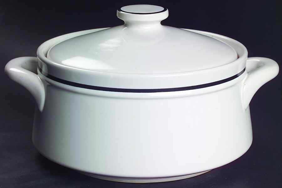 Jennifer 2.5 Qt Round Covered Casserole by Celebrity-1