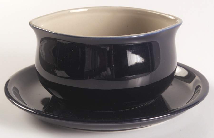 Medallion Gravy Boat & Underplate by Celebrity-1