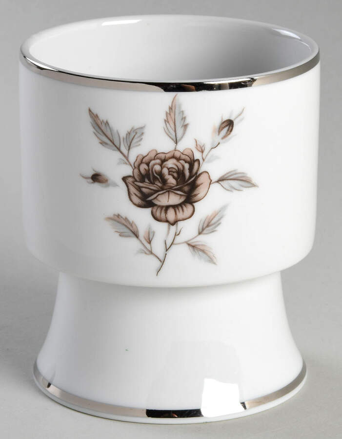 Nocturne Pillar Candleholder by Celebrity-1