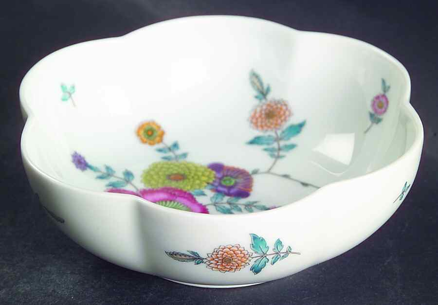 Anemones 4" Melon Bowl by Ceralene-1