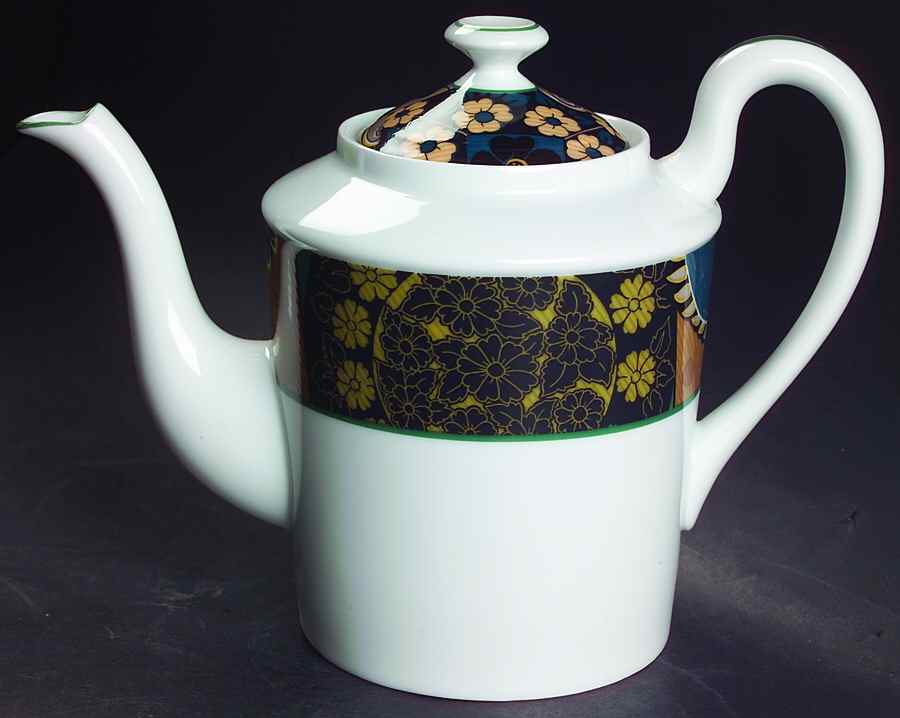 Aubusson Coffee Pot & Lid by Ceralene-1