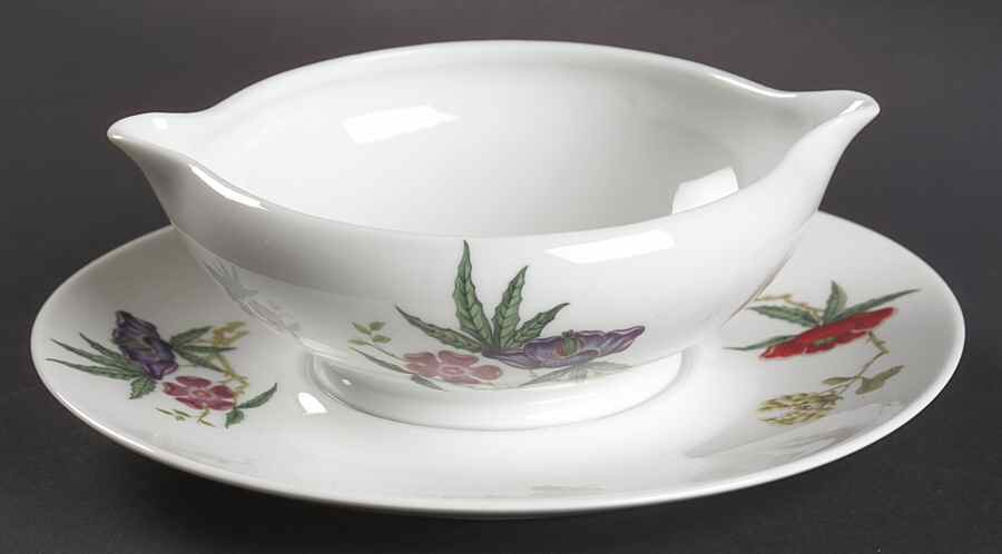 Dioraflor Gravy Boat with Attached Underplate by Ceralene-1