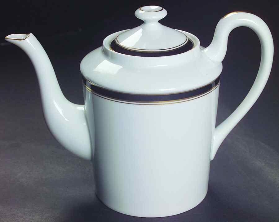 Diplomat Black Coffee Pot & Lid by Ceralene-1
