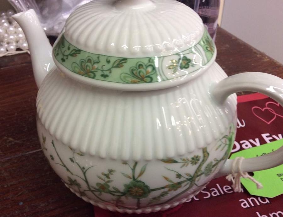 Fleur De Jade Green Small Teapot & Lid by Ceralene-1
