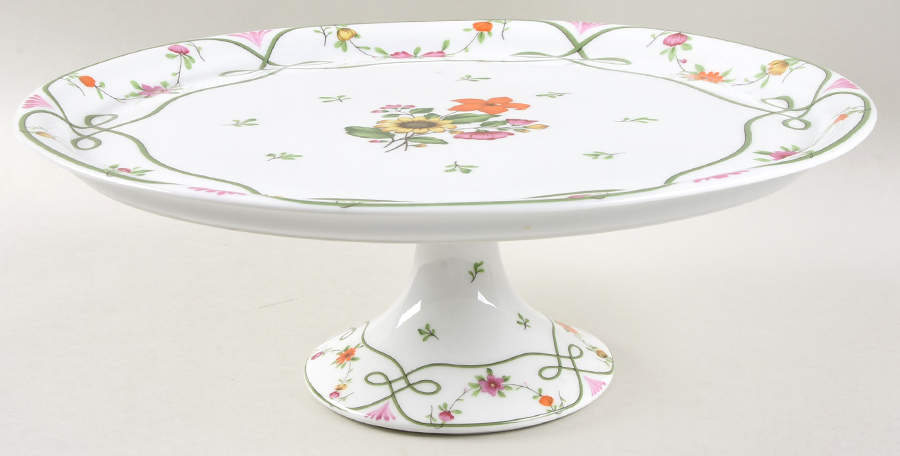 Guirlandes 12" Diameter Pedestal Cake Stand by Ceralene-1