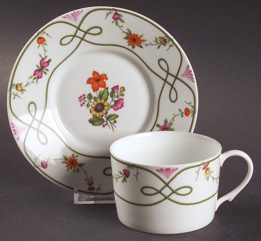 Guirlandes Flat Cup & Saucer Set by Ceralene-1