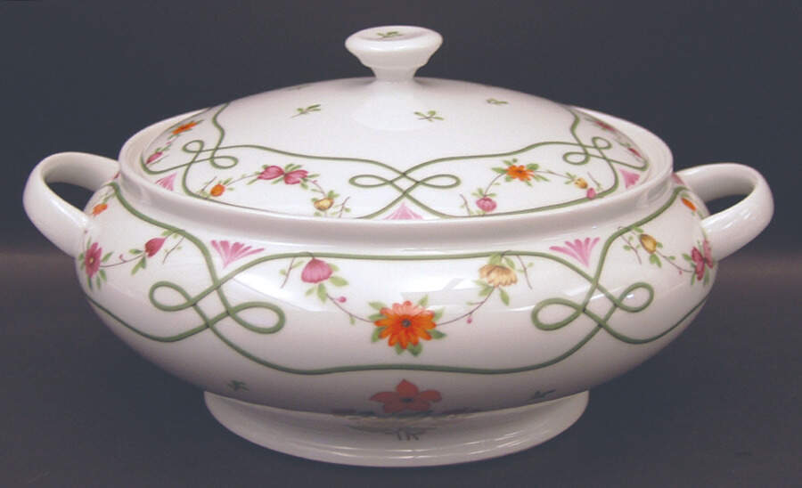Guirlandes Round Covered Vegetable by Ceralene-1