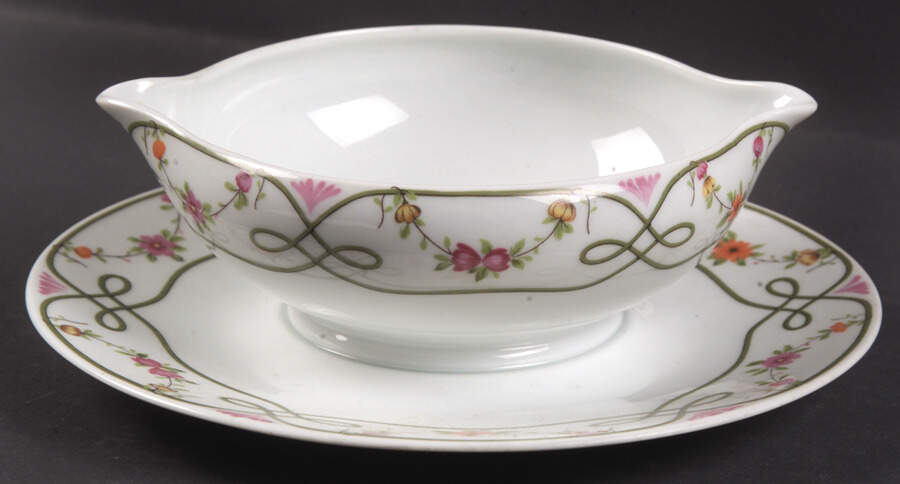 Guirlandes Gravy Boat with Attached Underplate by Ceralene-1