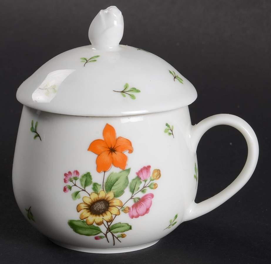 Guirlandes 2 Pc Pot de Creme w/Lid & Base by Ceralene-1