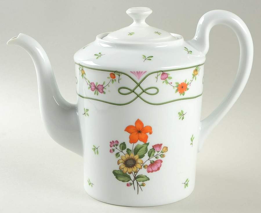 Guirlandes Coffee Pot & Lid by Ceralene-1