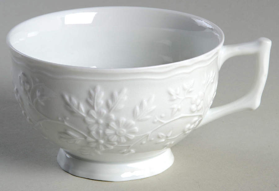 Hawthorn Footed Cup by Ceralene-1