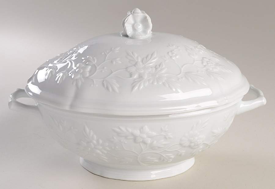 Hawthorn Oval Tureen & Lid by Ceralene-1