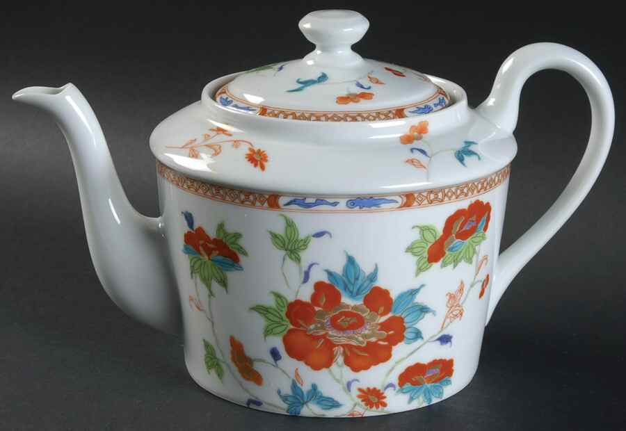 Hokusai  Teapot & Lid by Ceralene-1