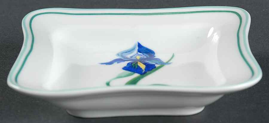 Iris Medium Ashtray by Ceralene-1