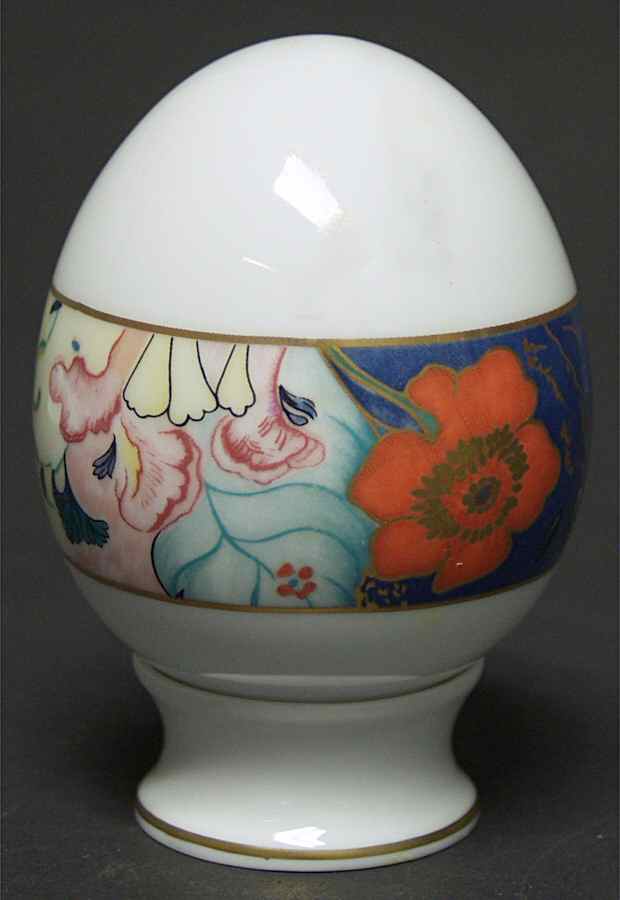 Jardin De Printemps Egg and Stand by Ceralene-1