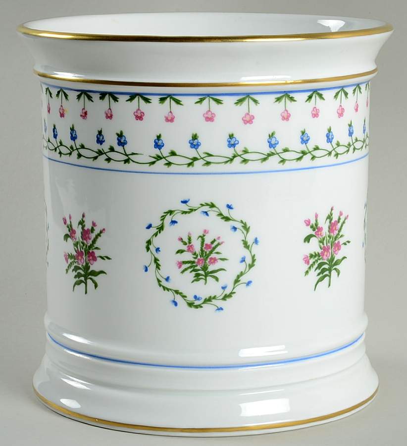 La Fayette 8" Cachepot by Ceralene-1