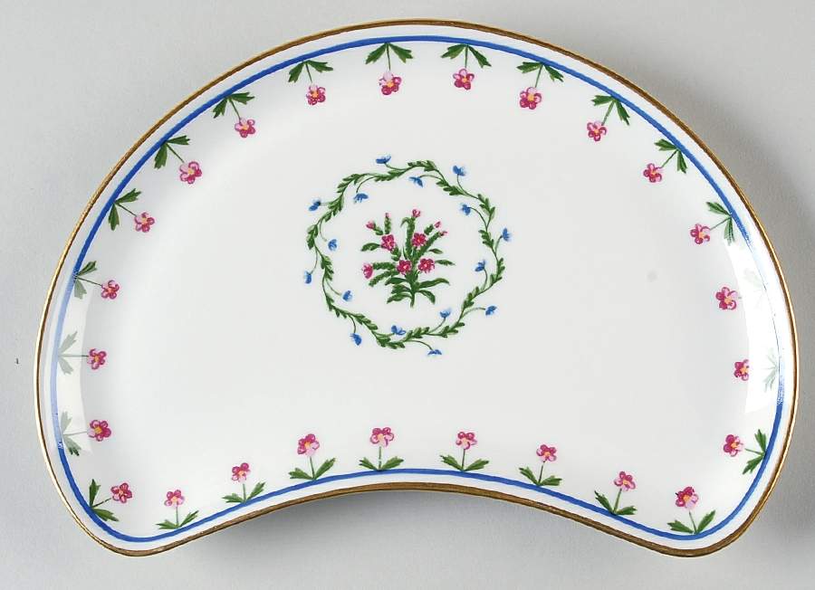 La Fayette Crescent Salad Plate by Ceralene-1