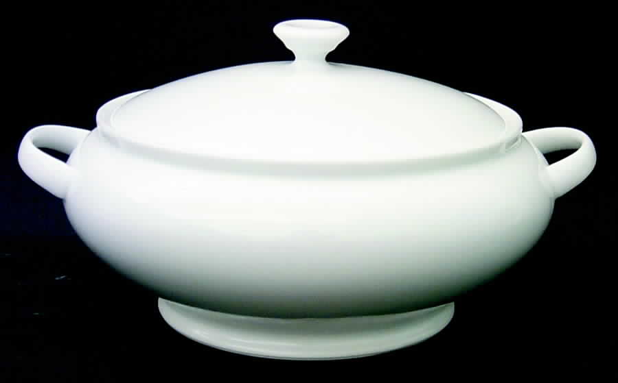 Marly-Menton Round Covered Vegetable by Ceralene-1