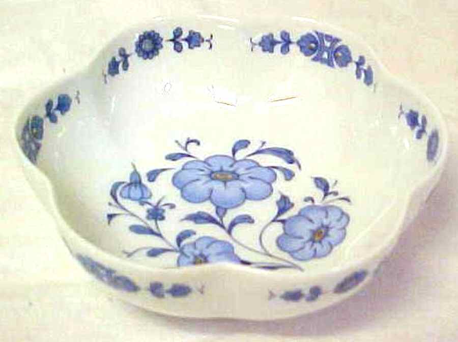 Medicis (Blue) 4" Melon Bowl by Ceralene-1