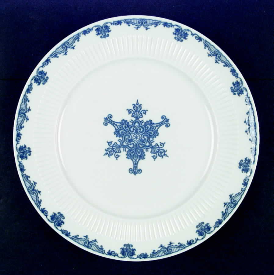 Saint Cloud Dinner Plate by Ceralene-1