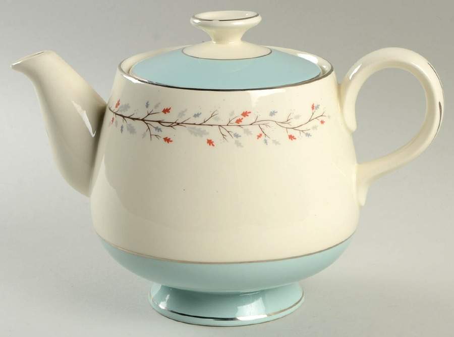 Lynnwood Teapot & Lid by Century Service-1
