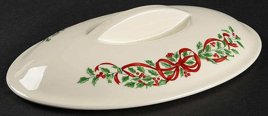 Ribbon Holly Lid for 2 Quart Oval Covered Casserole by Centurion-1