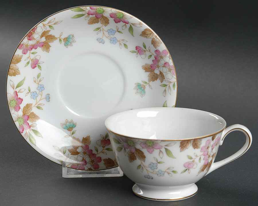 CAIETY-GAIETY Footed Cup & Saucer Set by Cherry China (Japan)-1