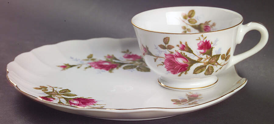 Moss Rose Snack Plate & Cup Set by Cherry China (Japan)-1