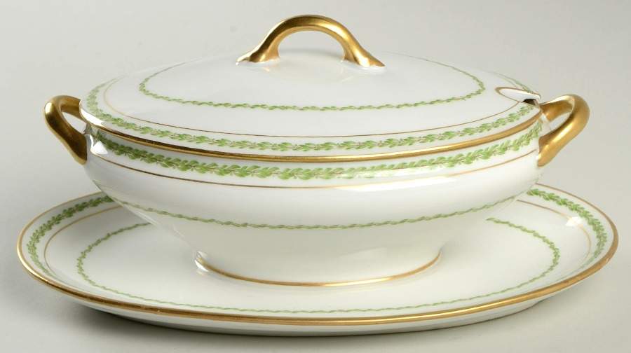 Castiglione Gravy Boat w/Attached Underplate & Lid by Charles Field Haviland-1