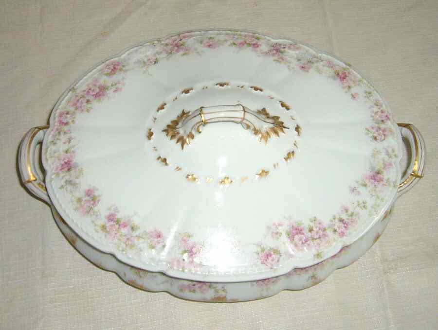 CHF204 Oval Covered Vegetable by Charles Field Haviland-1