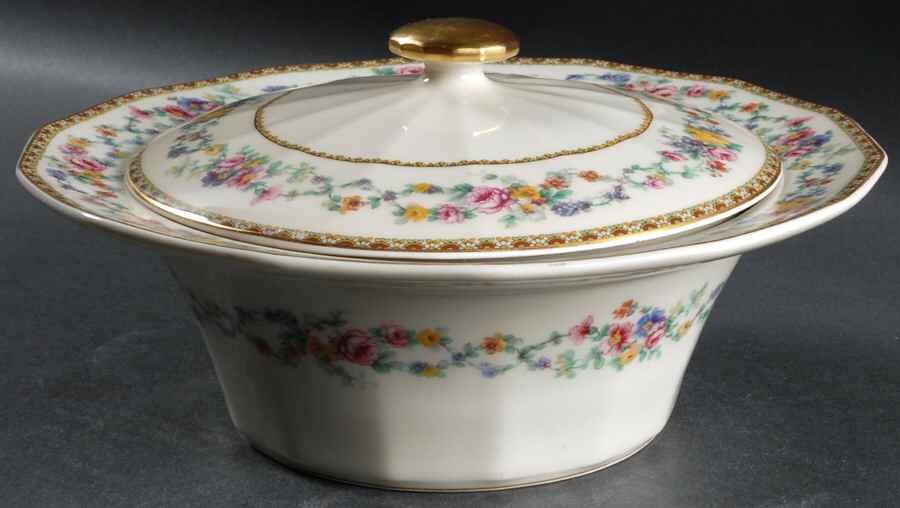 Boulogne Round Covered Vegetable by Charles Field Haviland-1
