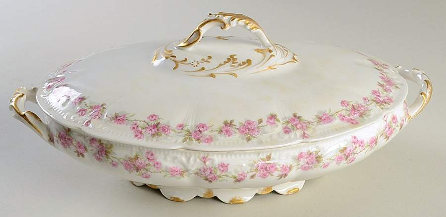 Fountainbleau Oval Covered Vegetable by Charles Field Haviland-1